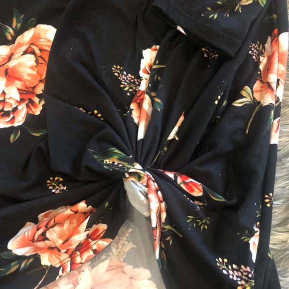 Ladies top - Picture 4 of 4